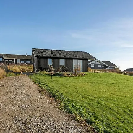 2 Bedroom Gorgeous In Haarby Holiday home Brunshuse