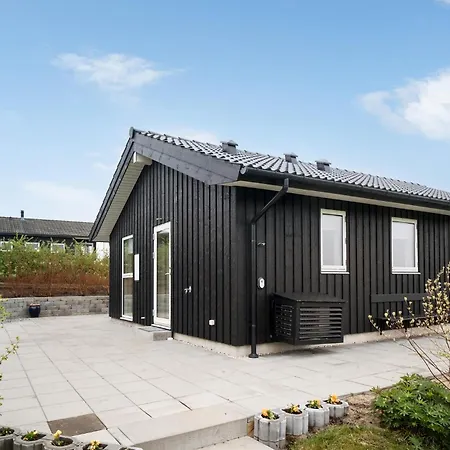 2 Bedroom Gorgeous In Haarby Feriehus