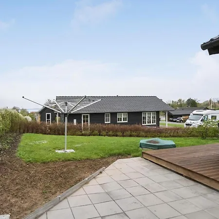 2 Bedroom Gorgeous In Haarby * Brunshuse