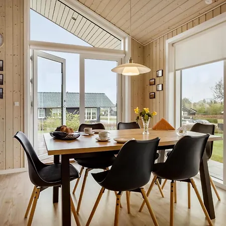 2 Bedroom Gorgeous In Haarby Feriehus *