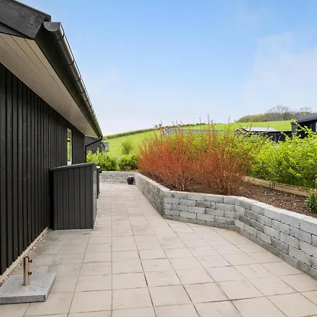 2 Bedroom Gorgeous In Haarby