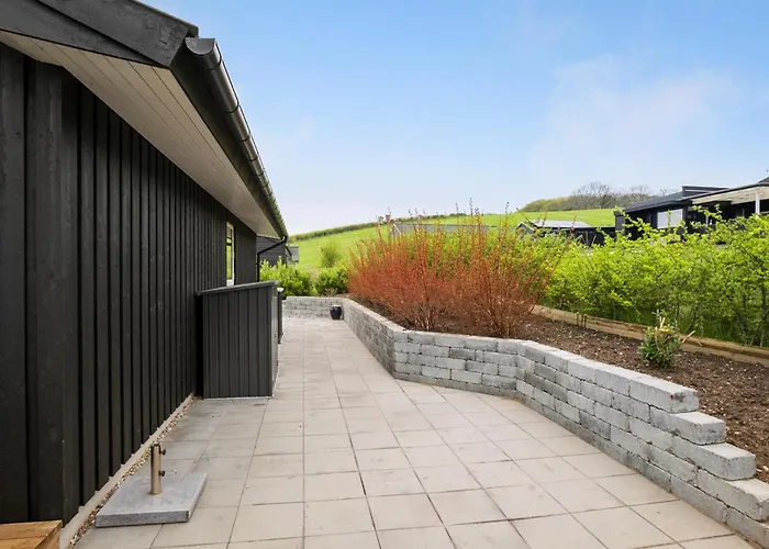 2 Bedroom Gorgeous In Haarby